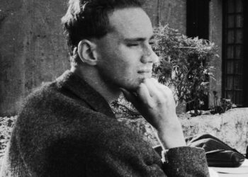 Jouni Avelin: Varokaa lentävää päätä! Ja muita jutelmia