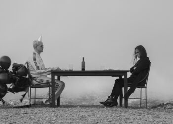 ”Tein synkän ja psykedeelisen elokuvan” – Herra Ylpön Kronos Kairos kertoo erosta