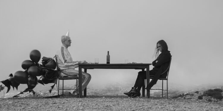 ”Tein synkän ja psykedeelisen elokuvan” – Herra Ylpön Kronos Kairos kertoo erosta