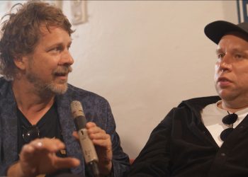 Kulttuurivihkoilla kylässä: muusikot Kalle Kalima ja Antti Lötjönen