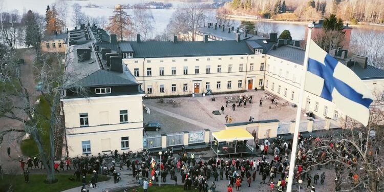 Avoimen Lapinlahden puolesta vedotaan laajalla rintamalla
