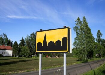 Pitääkö kissojen noudattaa taajamarajoja?